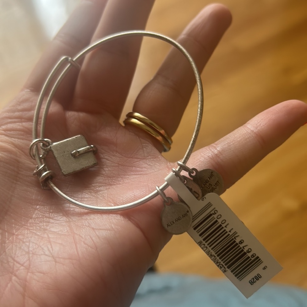 Graduation bracelet - Picture 2 of 2